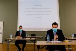 prezydent Mariusz Chrzanowski i jego zastępca Andrzej Stypułkowski, przewodniczący Zespołu do spraw trwałego przywrócenia pierwotnej funkcji Szpitala Wojewódzkiego im. Kardynała Stefana Wyszyńskiego w  Łomży