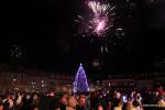 mieszkańcy Łomży powitali nowy rok podczas wspólnej zabawy sylwestrowej na Starym Rynku