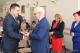 Prezydent Łomży Mariusz Chrzanowski odebrał honorową odznakę z rąk prezesa ŁTN - Henryka Wnorowskiego