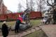 składanie kwiatów przed pomnikiem Sybiraków przy ul. Katyńskiej