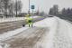 Pracownicy Zakładu Dróg i Zieleni podczas zimowej akcji odśnieżania (fot. archiwum MPGKiM Łomża)